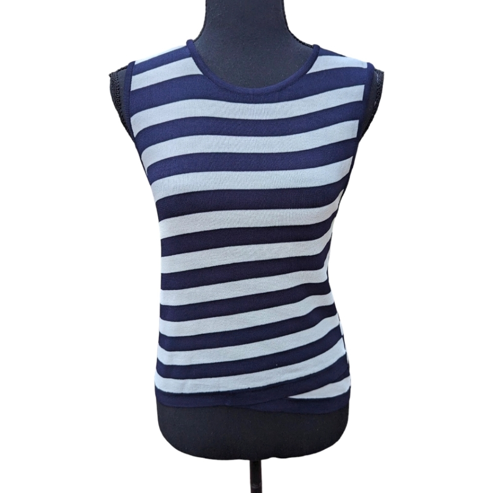 Eliza J beautiful simple shirt Sz Medium